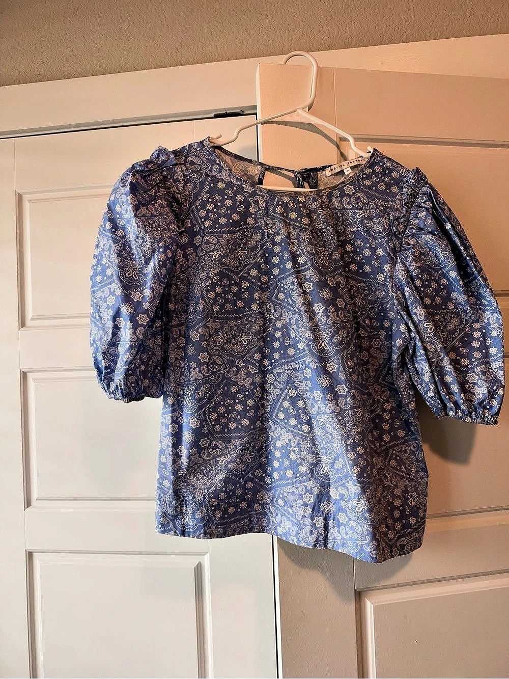 English Factory Paisley Blouse in Blue & White Size Medium Like New